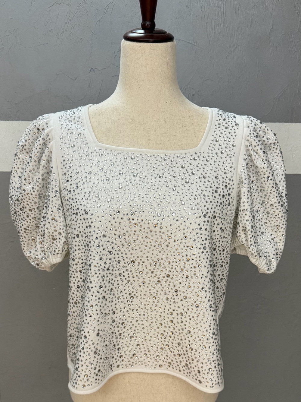 QUEEN OF SPARKLES White Puff-Sleeve Embellished Tee